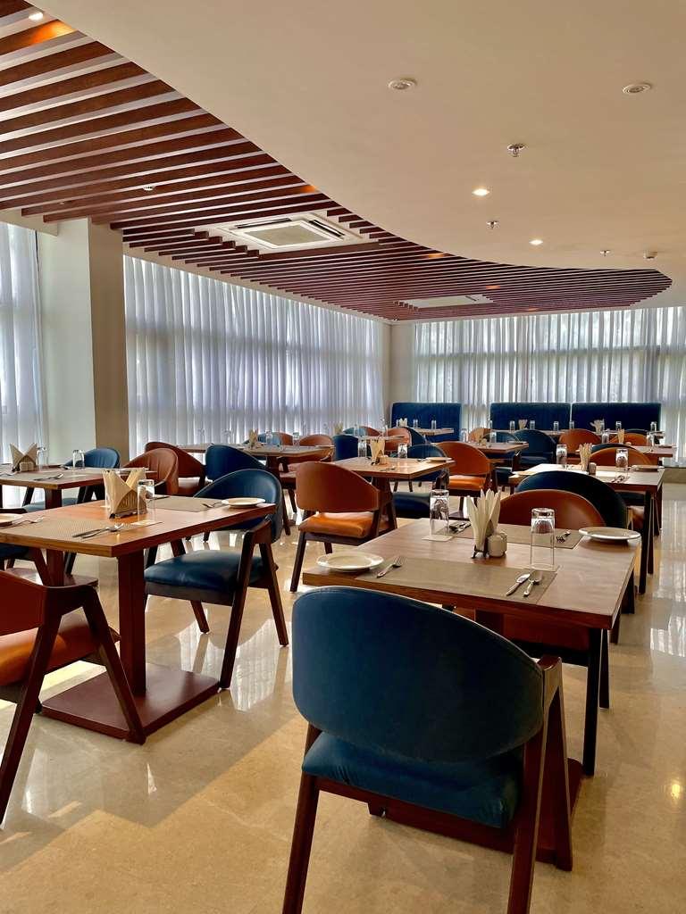 Best Western Maharani Bagh Nueva Delhi Restaurante foto